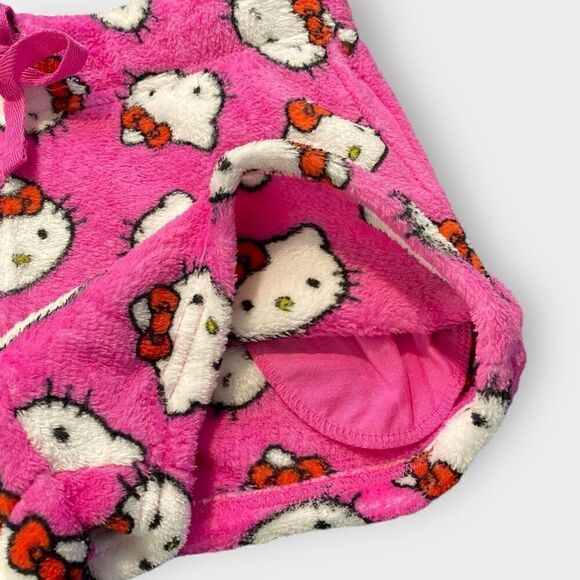 Hello Kitty Sanrio Fuzzy Soft Touch Pajama Shorts Womens size M New with Tags - Picture 5 of 8